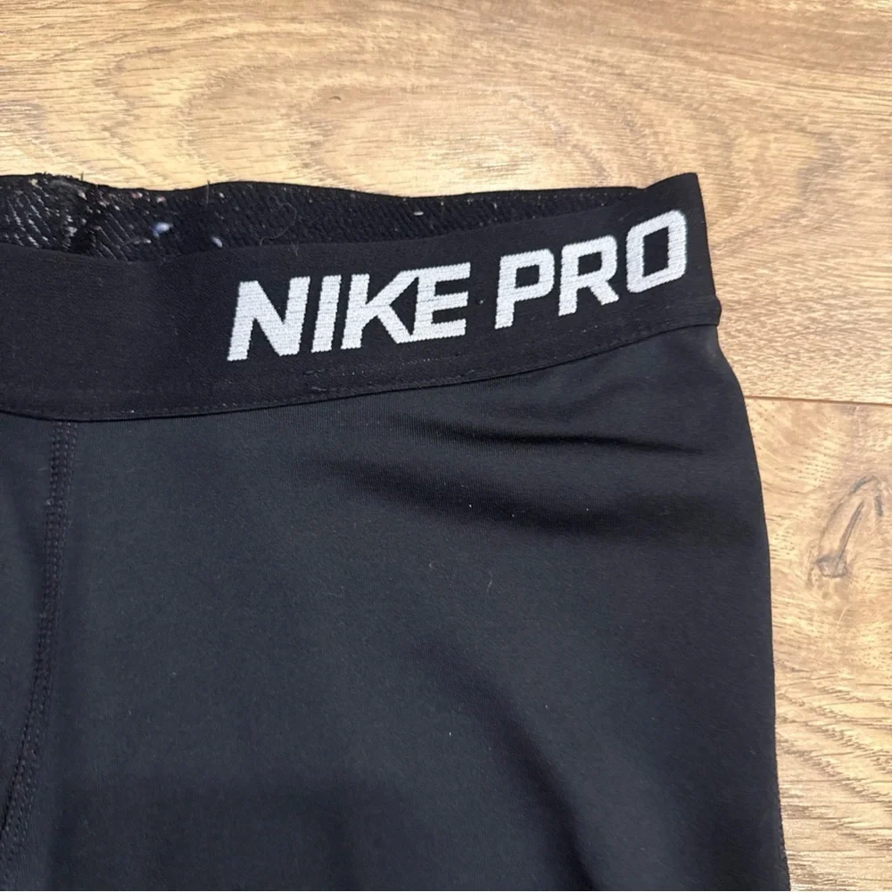 Nike Pro Dri-Fit Capri Leggings Womens Size XS Black Compression Athletic